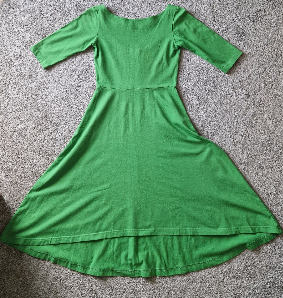 Krásné šaty Miestni vel S