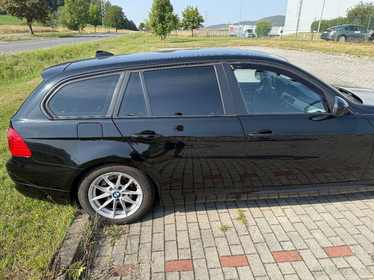 2011 BMW 320D E91. ( M-paket )