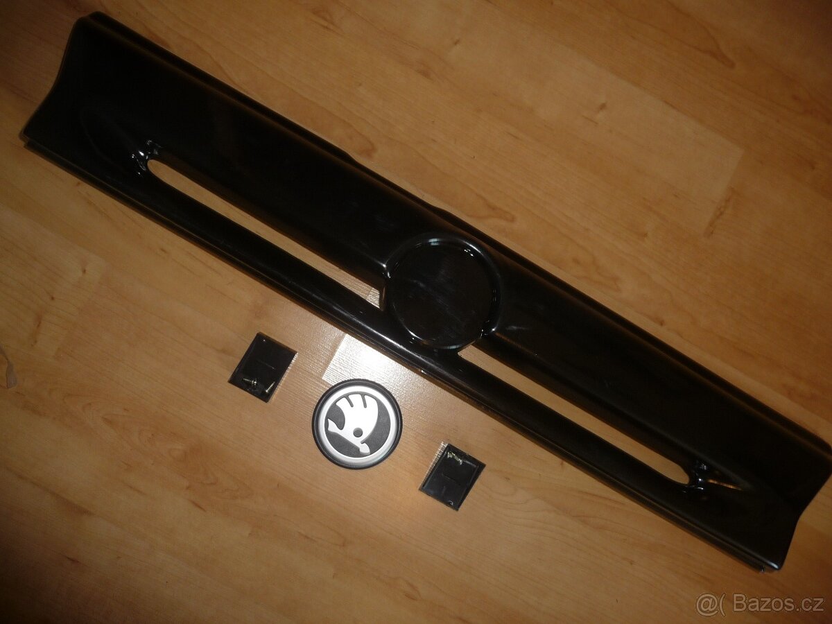 Škoda Favorit maska