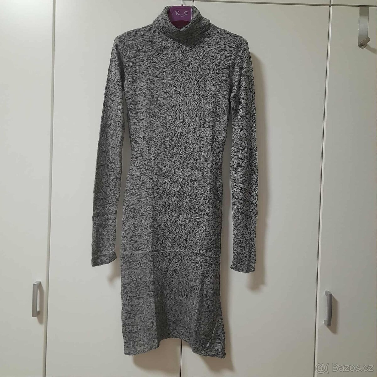 Lehké úpletové šaty