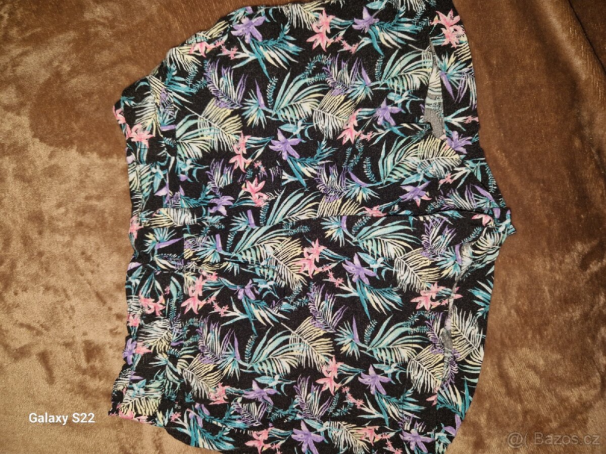 Letní kousky, viskóza velikost 122/128