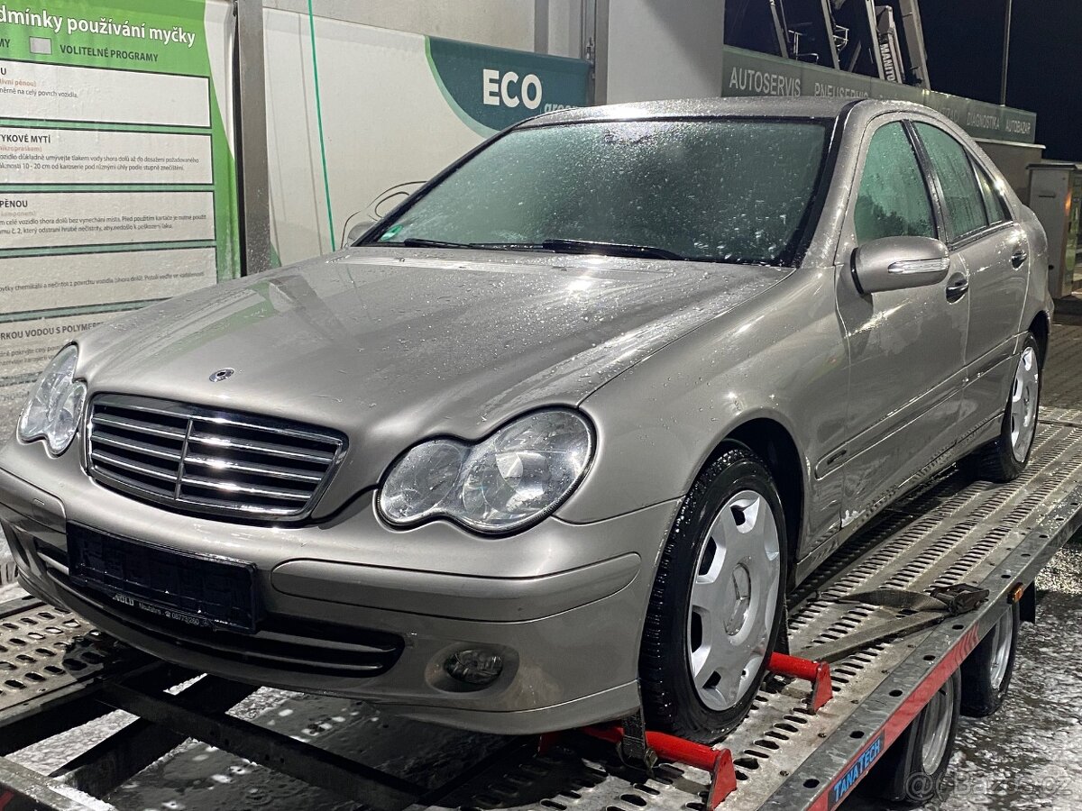 MERCEDES C 180 KOMPRESSOR MANUÁL 6 RYCHLOSTÍ