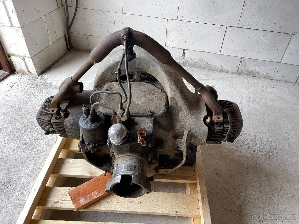 Motor předválečná Tatra 54+štítek karoserie