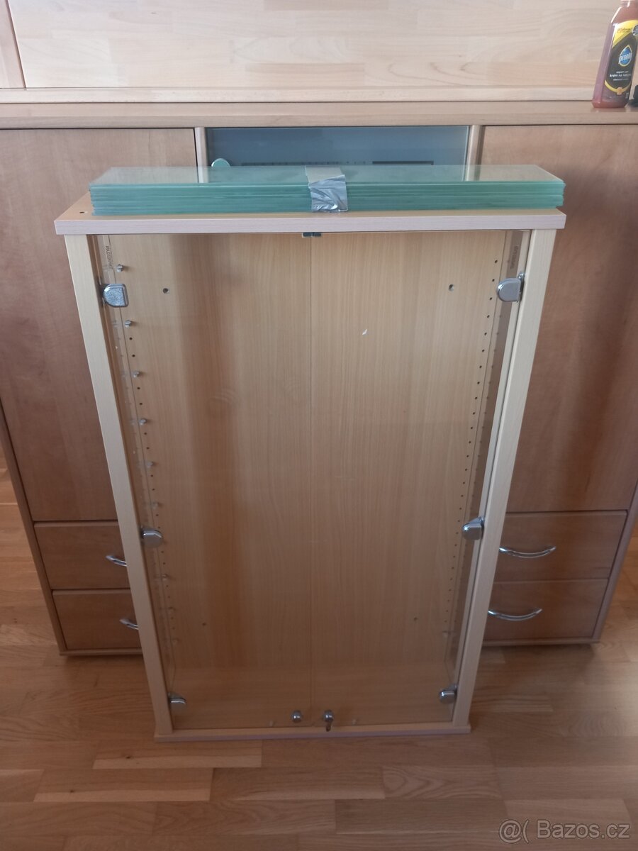 sběratelká skříňka