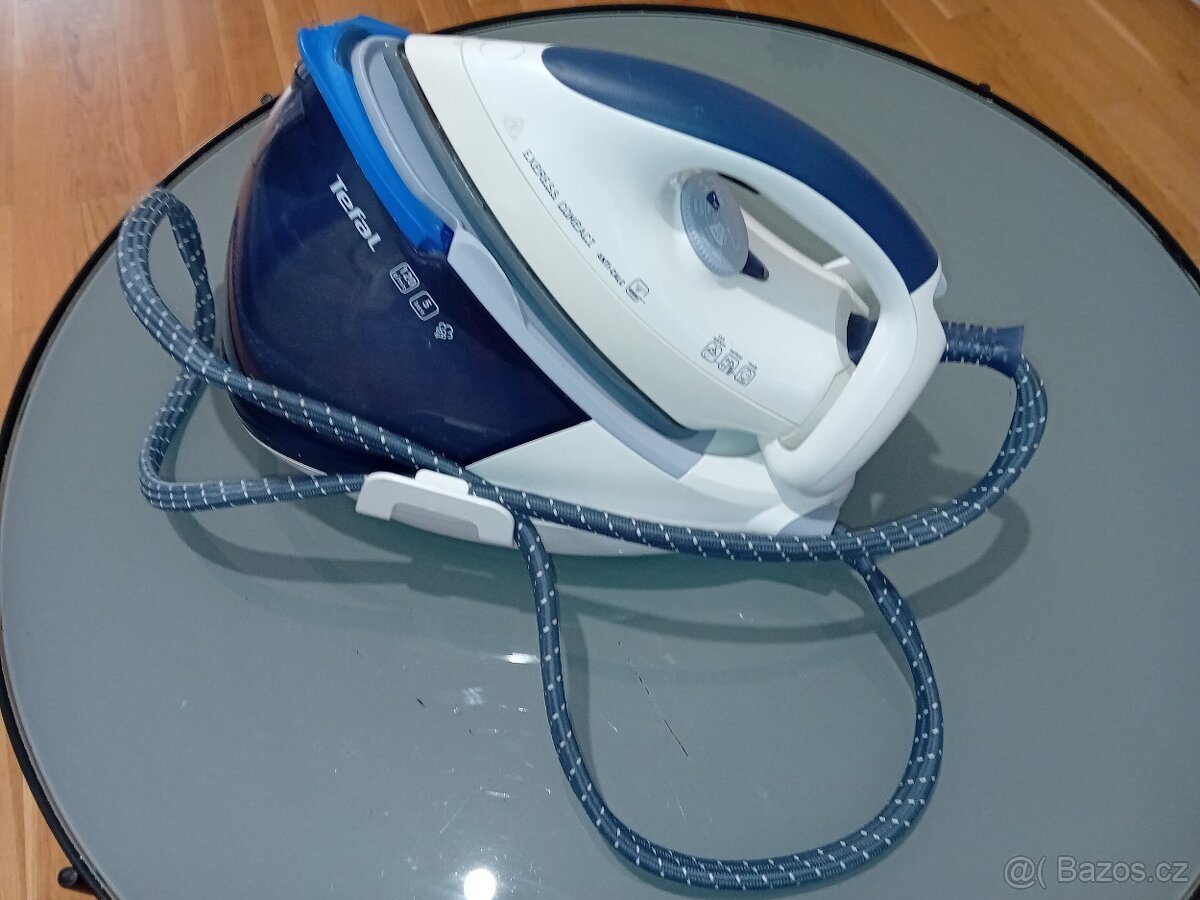 Žehlička Tefal napařovací Express Compact