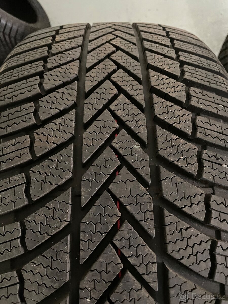 Zimni pneu Bridgestone 245/50/19 95% bmw x3 x4 7 I7