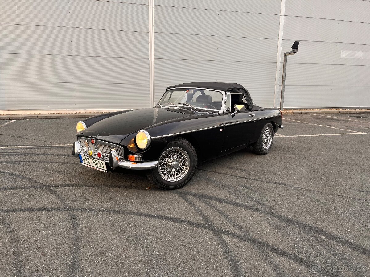 MGB MG Roadster 1.8i 72kw 1972 / Veterán / Servis