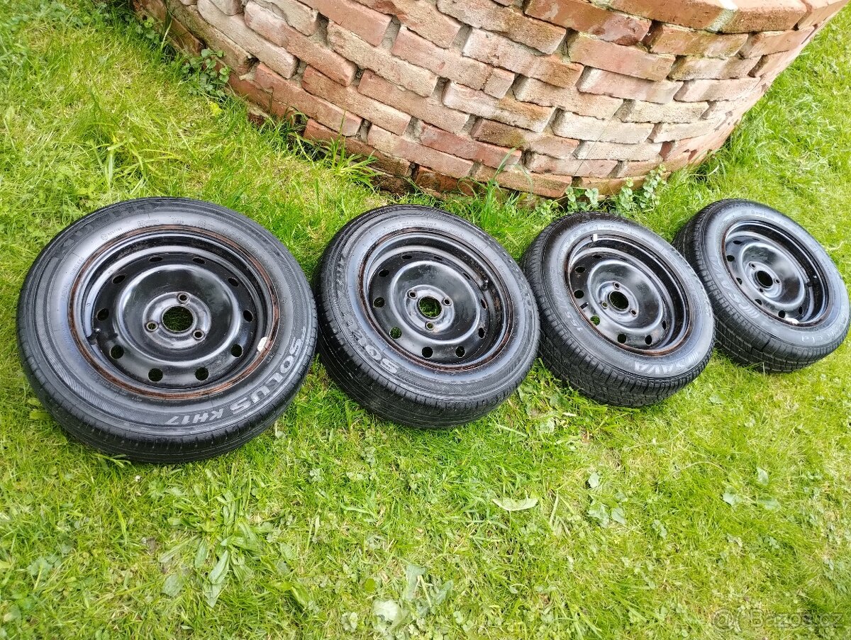 Pneumatiky letní na diskách na Citroen Saxo a Peugeot 106