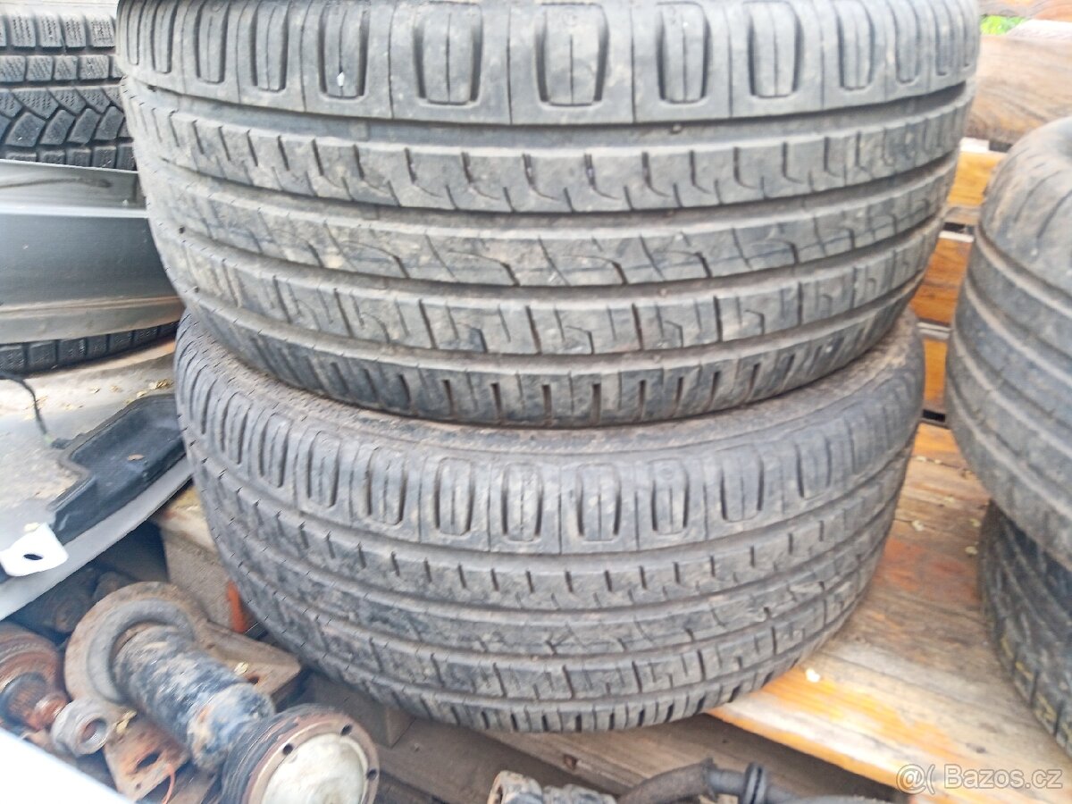 2x guma Barum 245/45 R 17 dot 4717