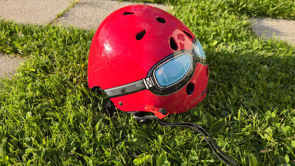 Helma na kolo Kiddimoto Brýle 53-58 cm