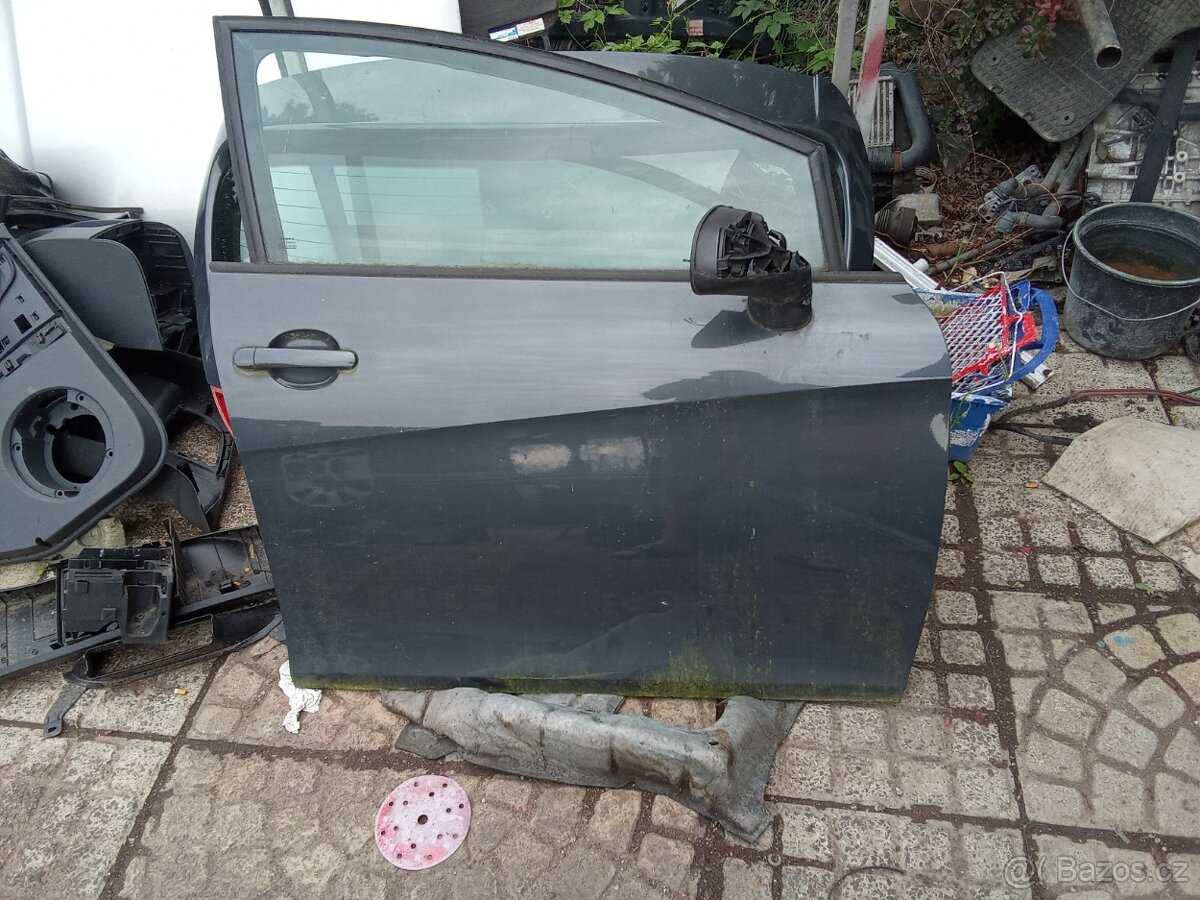 Právě přední dveře(spolujezdce) Seat Leon 2