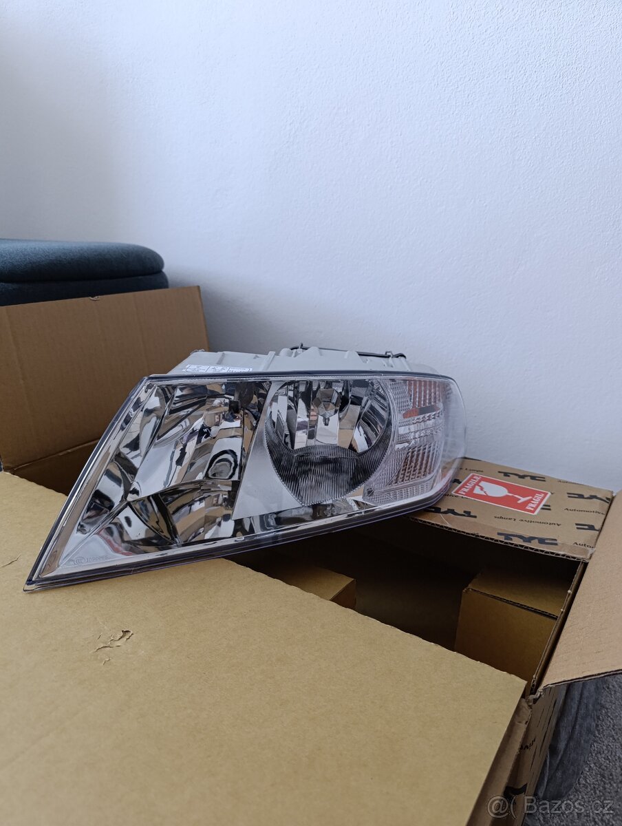 Přední světlomet octavia 2 před facelift