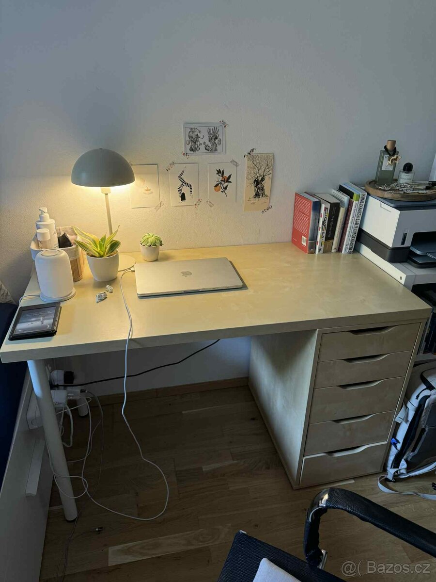 Stůl s šuplíky Ikea Lagkapten