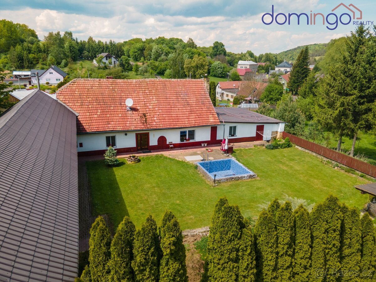 Výjimečný selský dvůr s téměř hektarovým pozemkem - Dlouhá L