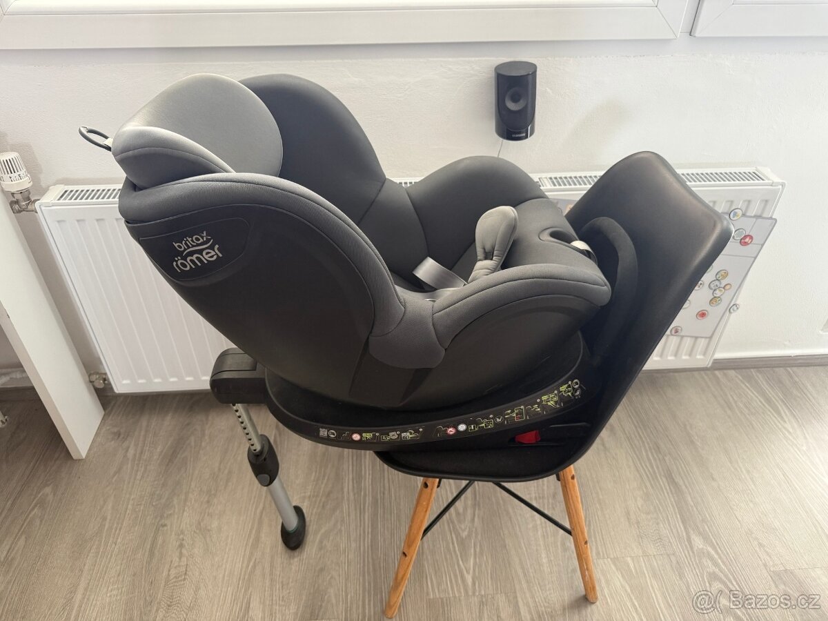 Autisedačka Britax Römer Dualfix, otočná 360°