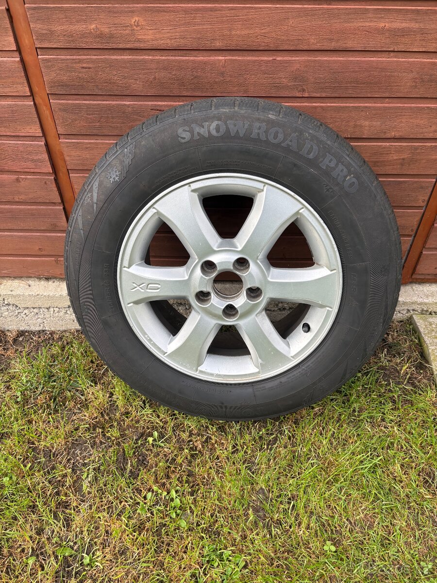 Zimní pneu na XC70