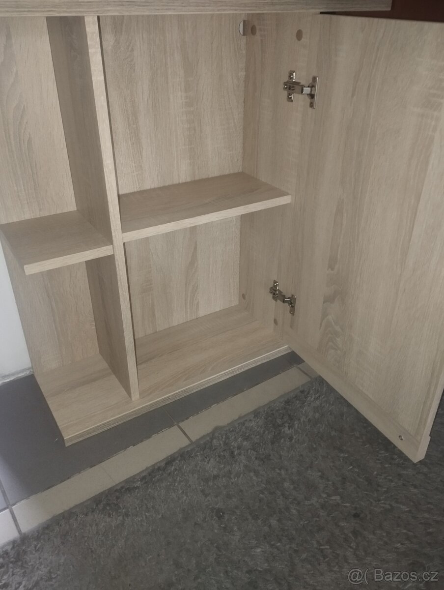 Koupelnová skříňka