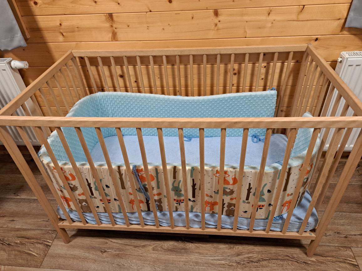 buková postýlka + příslušenství TOP STAV