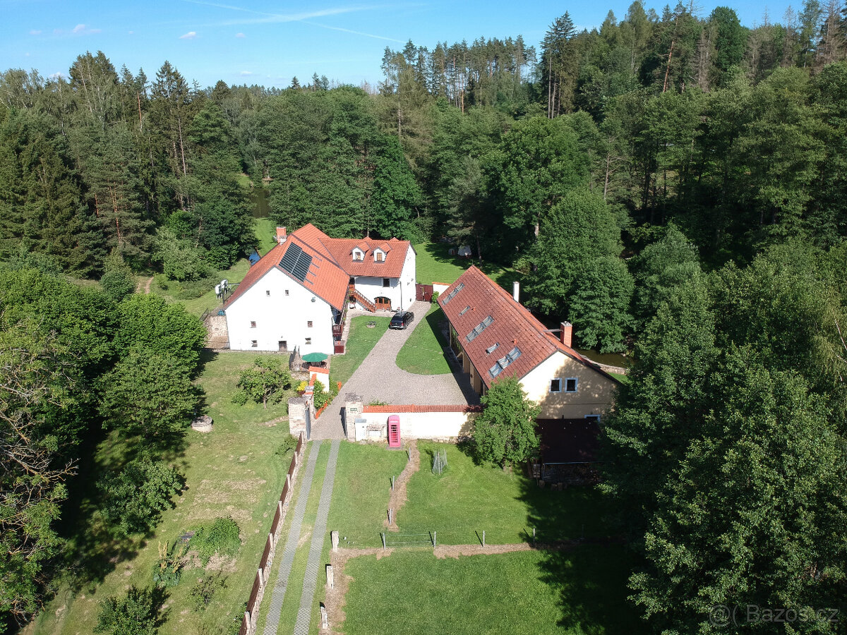 Půvabný mlýn s rybníky, lesy, pastvinami, 5 apartmanů