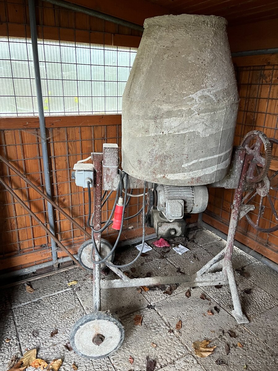 Stavební míchačka