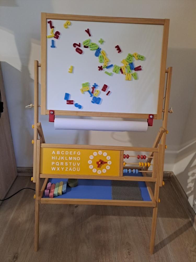 Dětská multifunkční tabule.