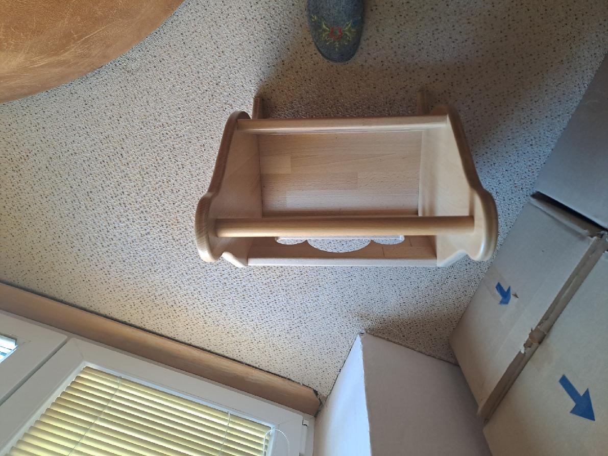 Stojan na časopisy, noviny