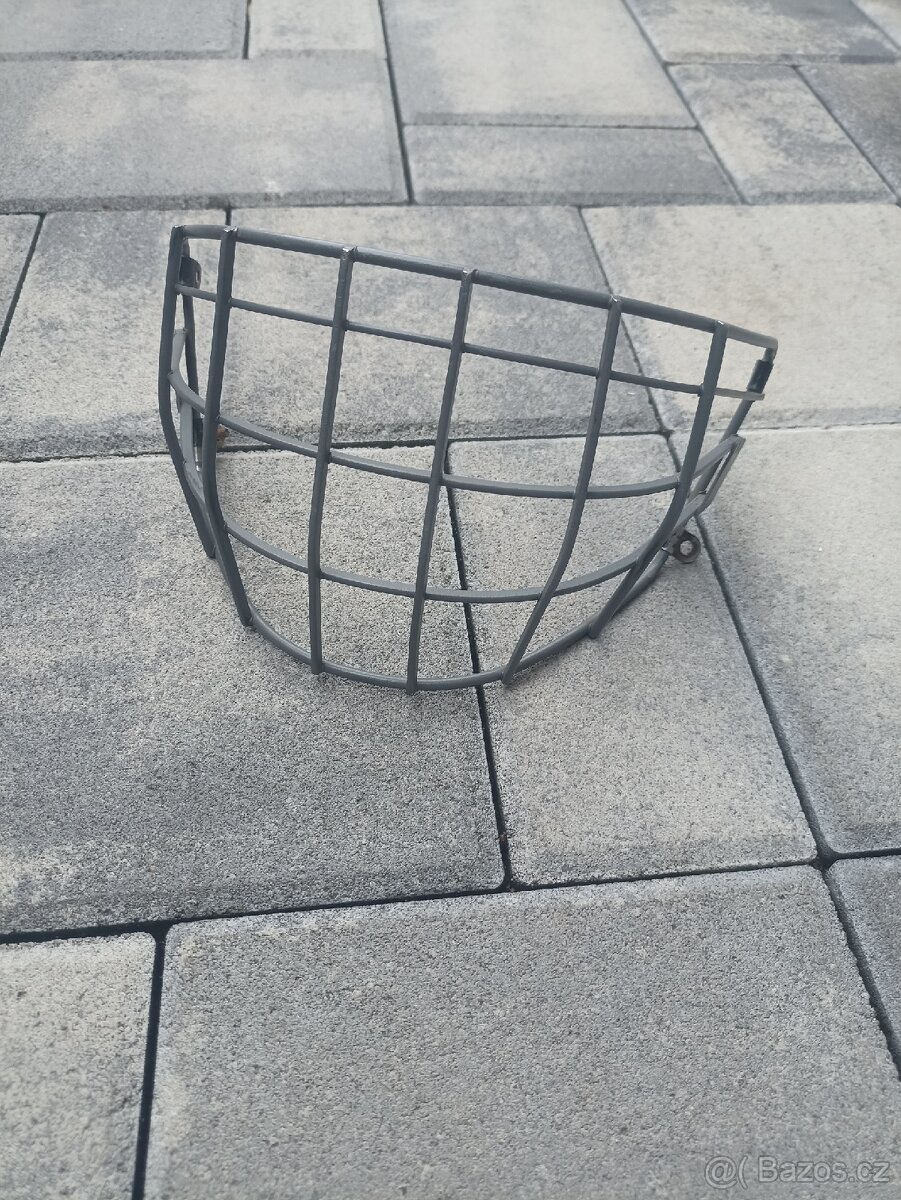 Brankářský koš na masku sr.