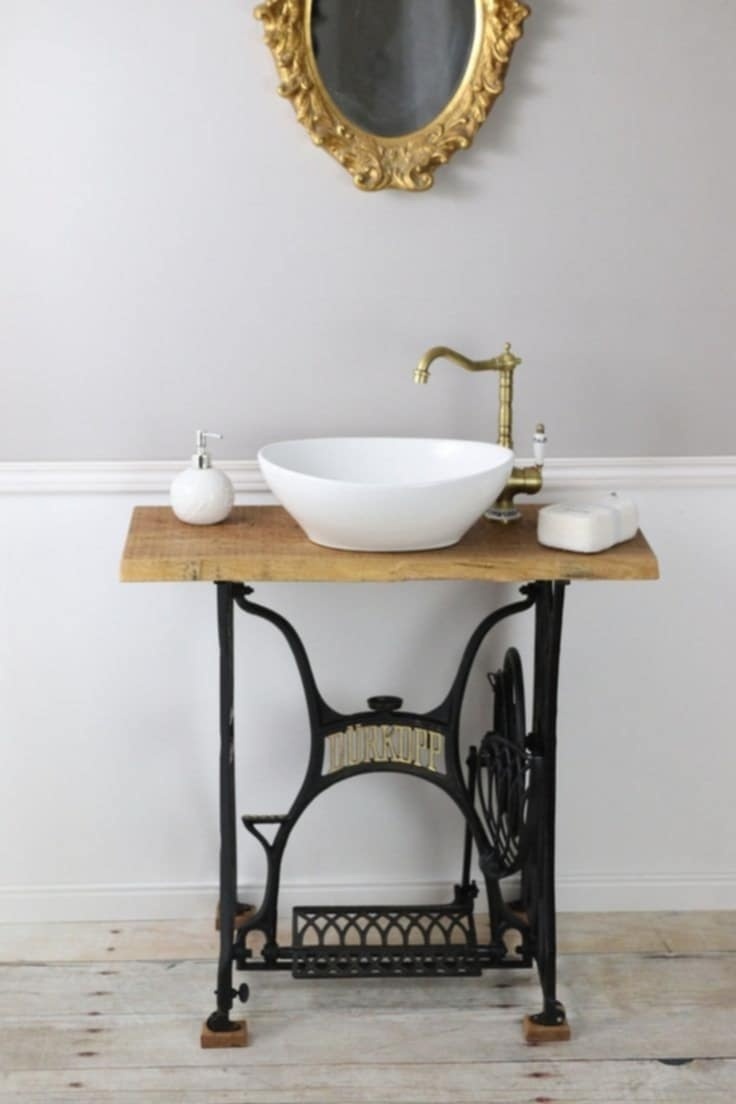 Handmade stůl z šicího stroje