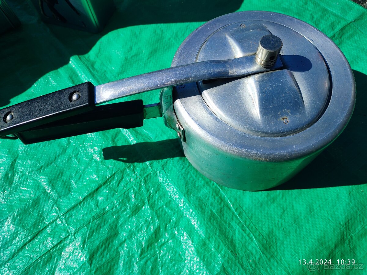 Papiňák hrnec tlakový