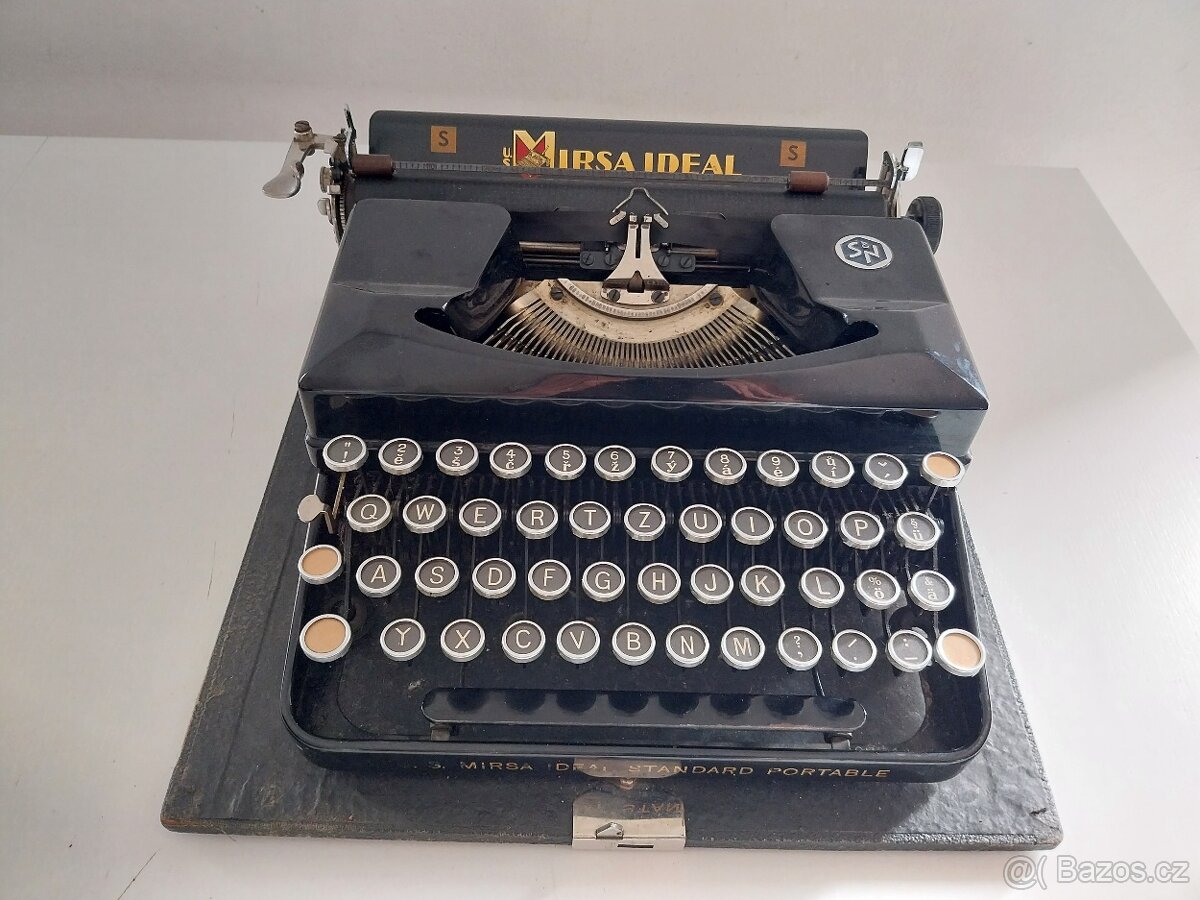 Starý psací stroj Mirsa Ideal