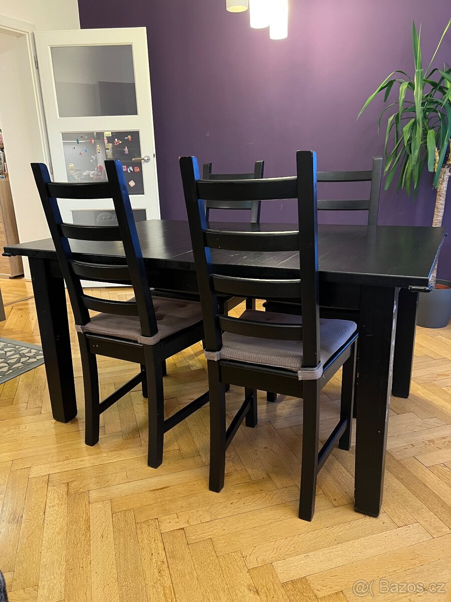 Jídelny stůl a židle