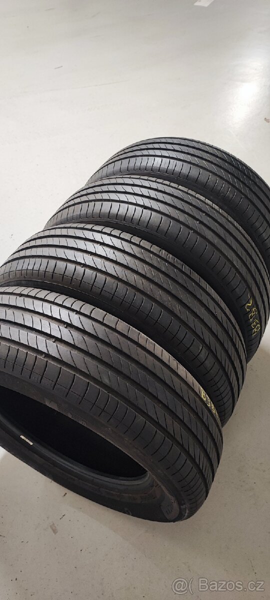 Jako nové 215/65/17 Michelin Primacy 4, DOT 1923