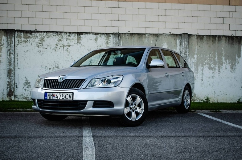 Škoda Octavia Combi 1.6 TDI CR DPF Ambiente DSG