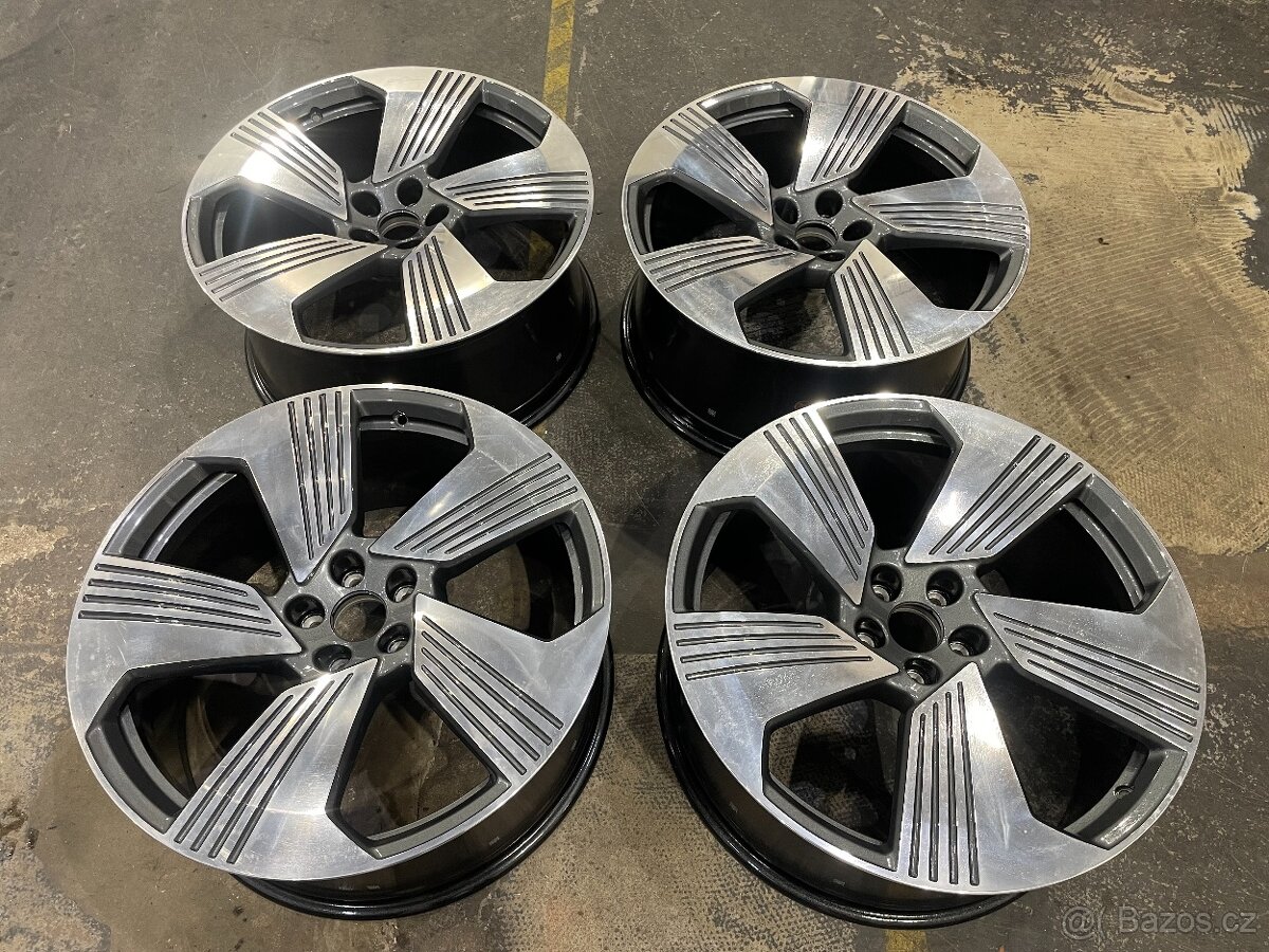 originál Audi R21 E-Tron atd..... nové 4ks