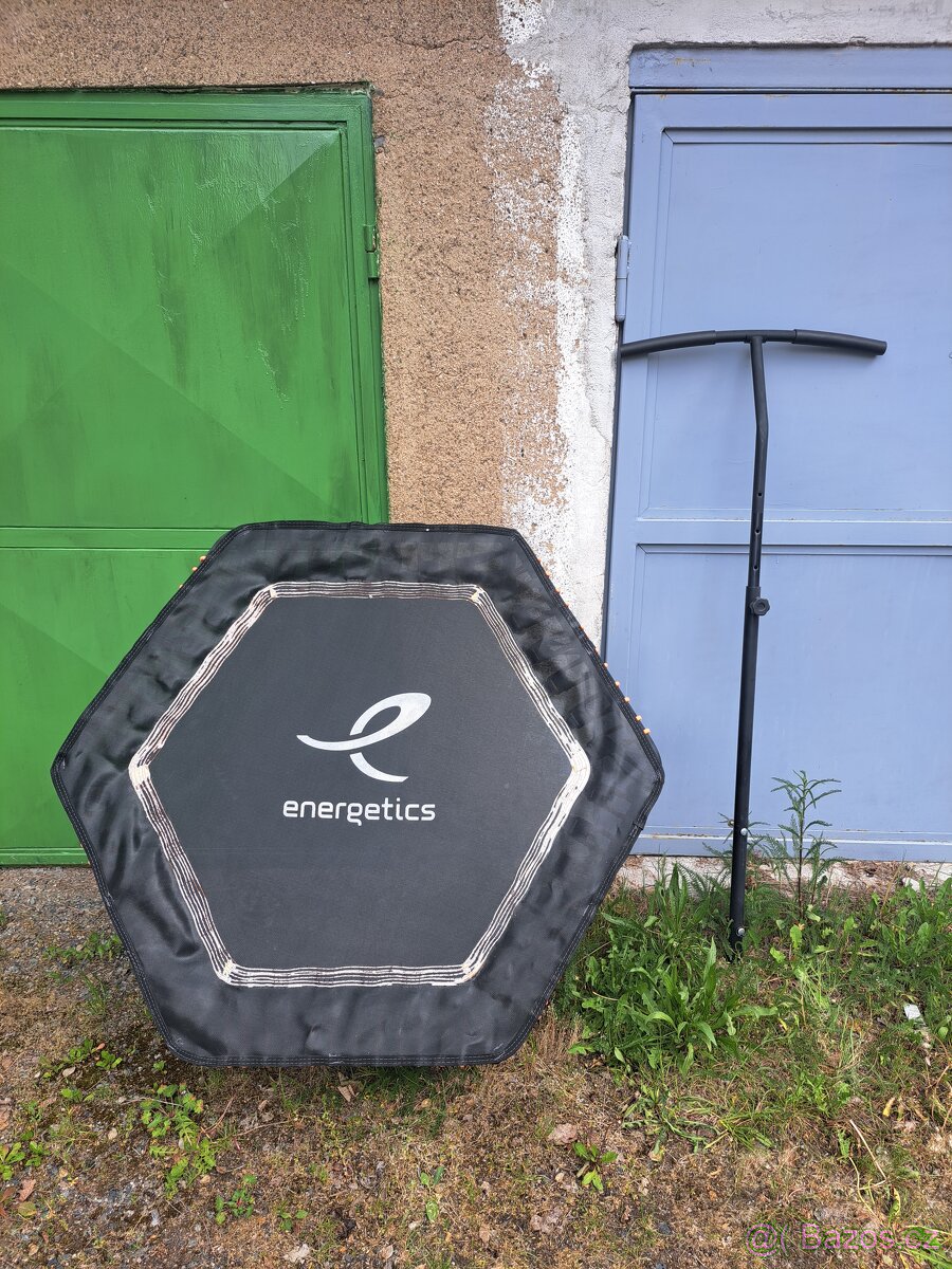 Trampolína