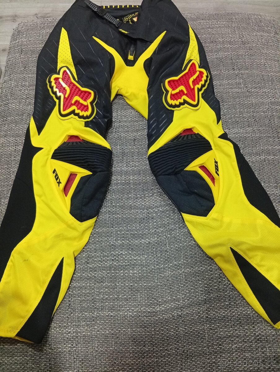 Prodám 2x použité kalhoty FOX na motocross