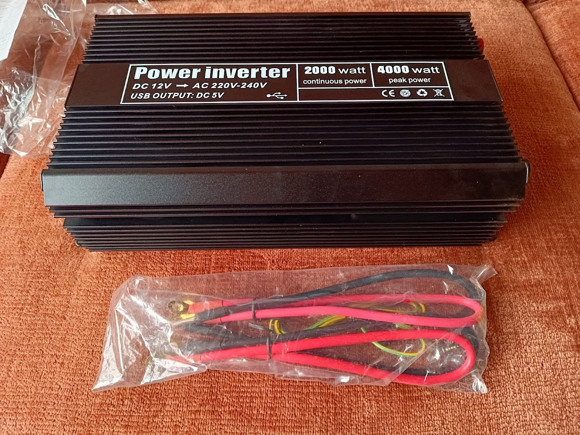 Měnič napětí/invertor DC12V na AC220V/2000W/4000W