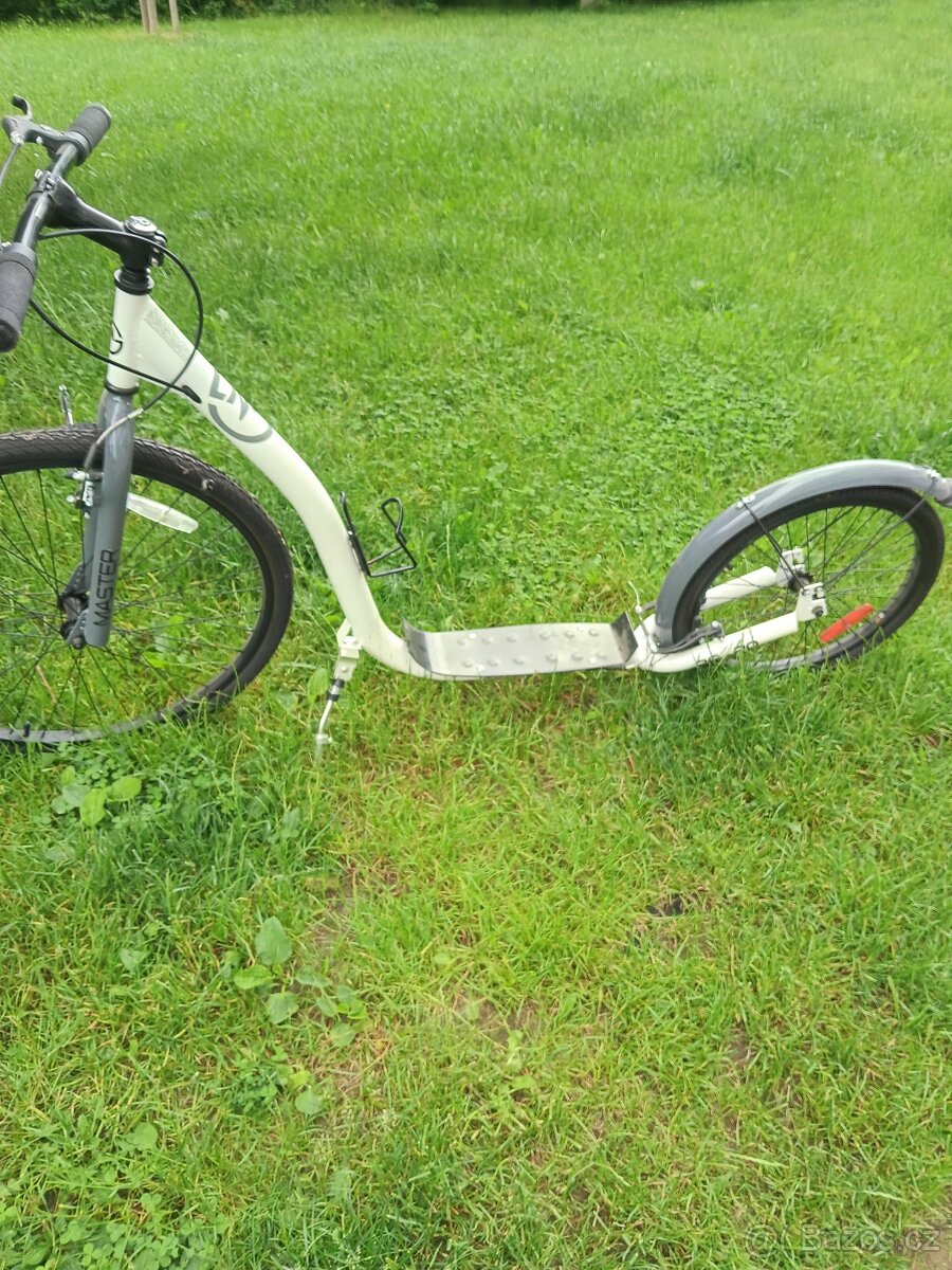 Dámská koloběžka