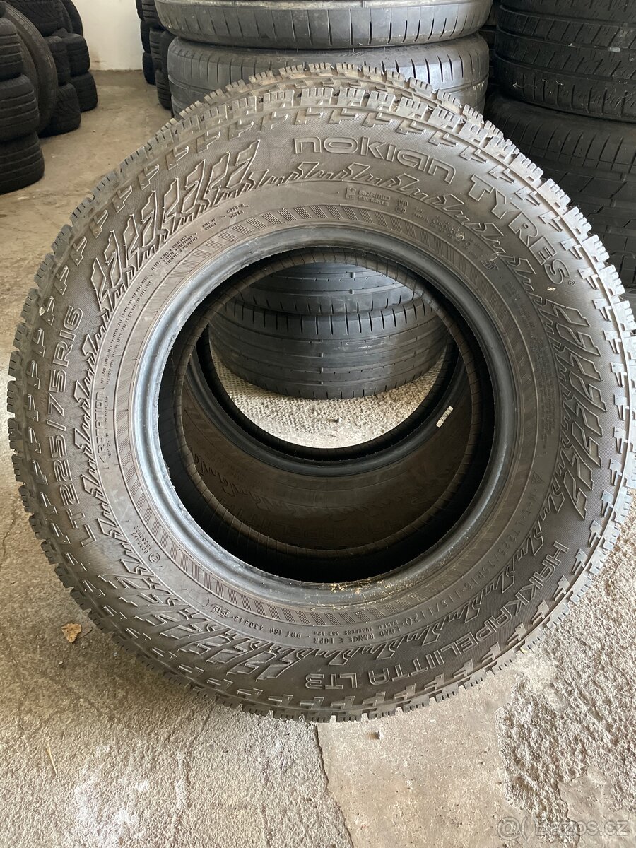 Zimní pneu nokian r16c