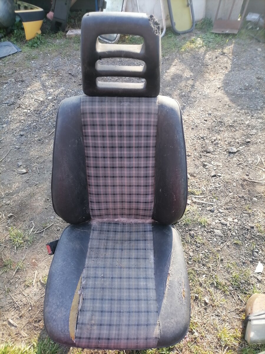 sedačka z Peugeot boxer