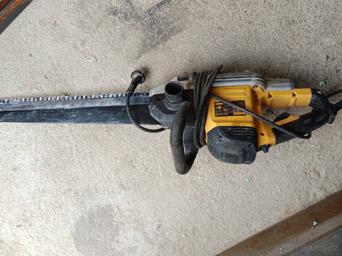 Prodám pilu dewalt dwe398 qs