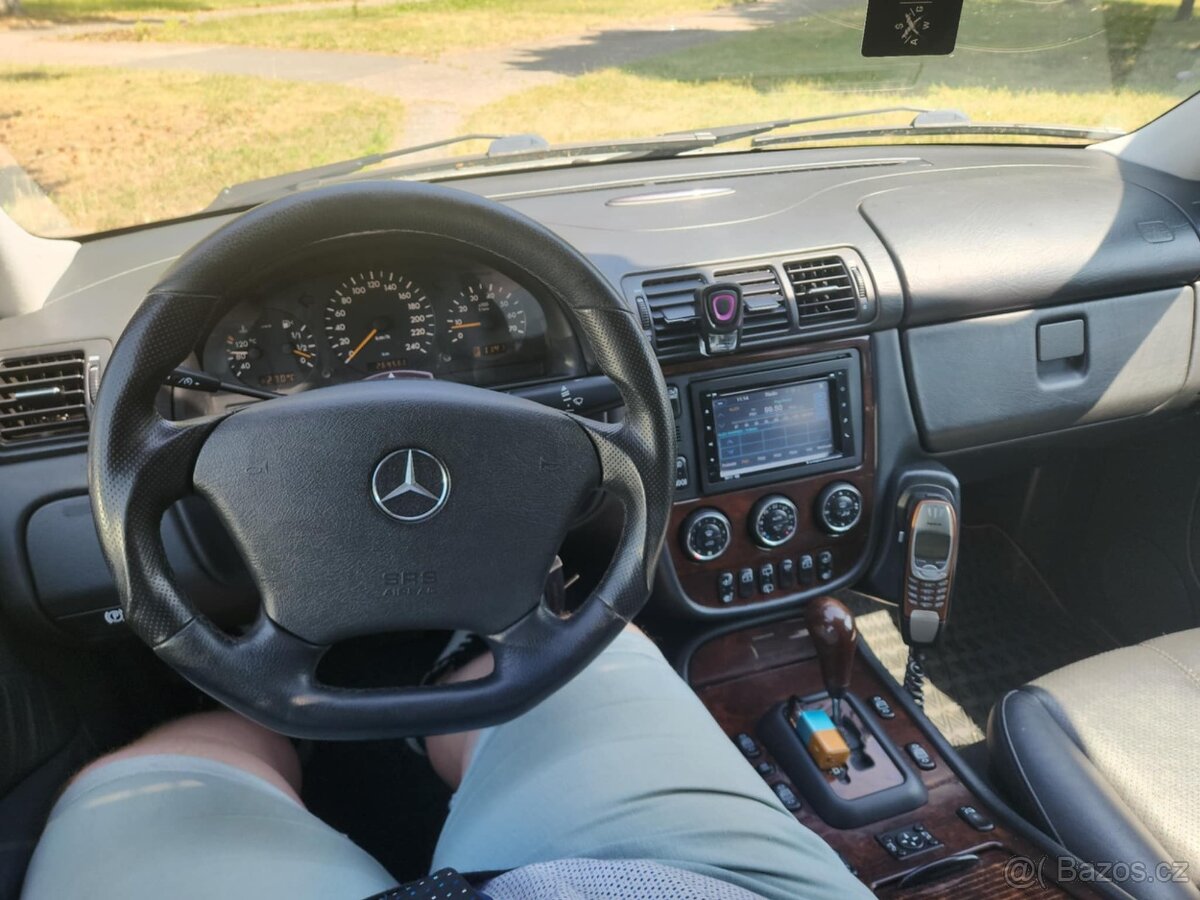 Mercedes ML500 5L V8 215kw (tento týden nechám za 95.000)