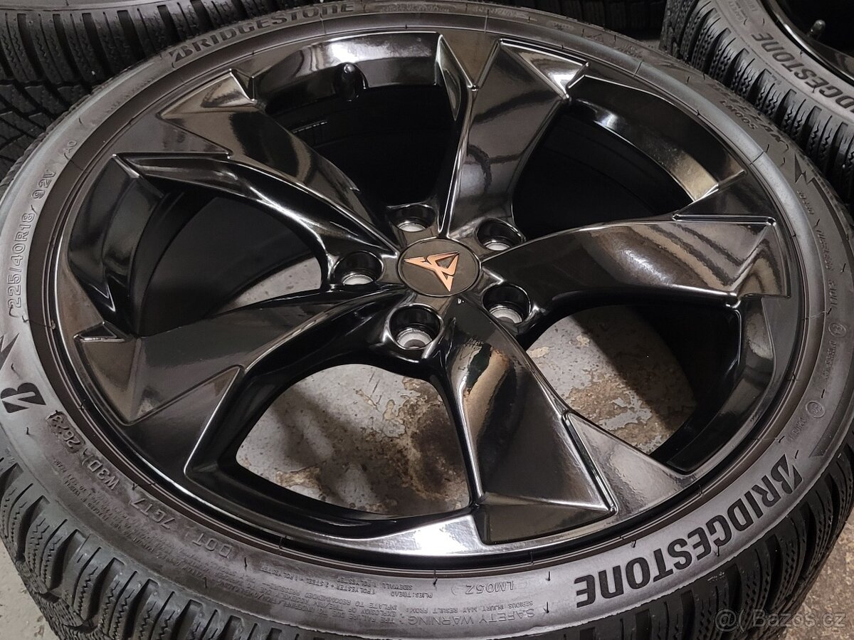 CUPRA Leon, 18' alu disky,zimní Bridgestone,černé