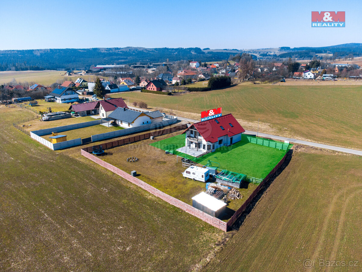 Prodej rodinného domu 4+1, 1008 m², Bohuňov