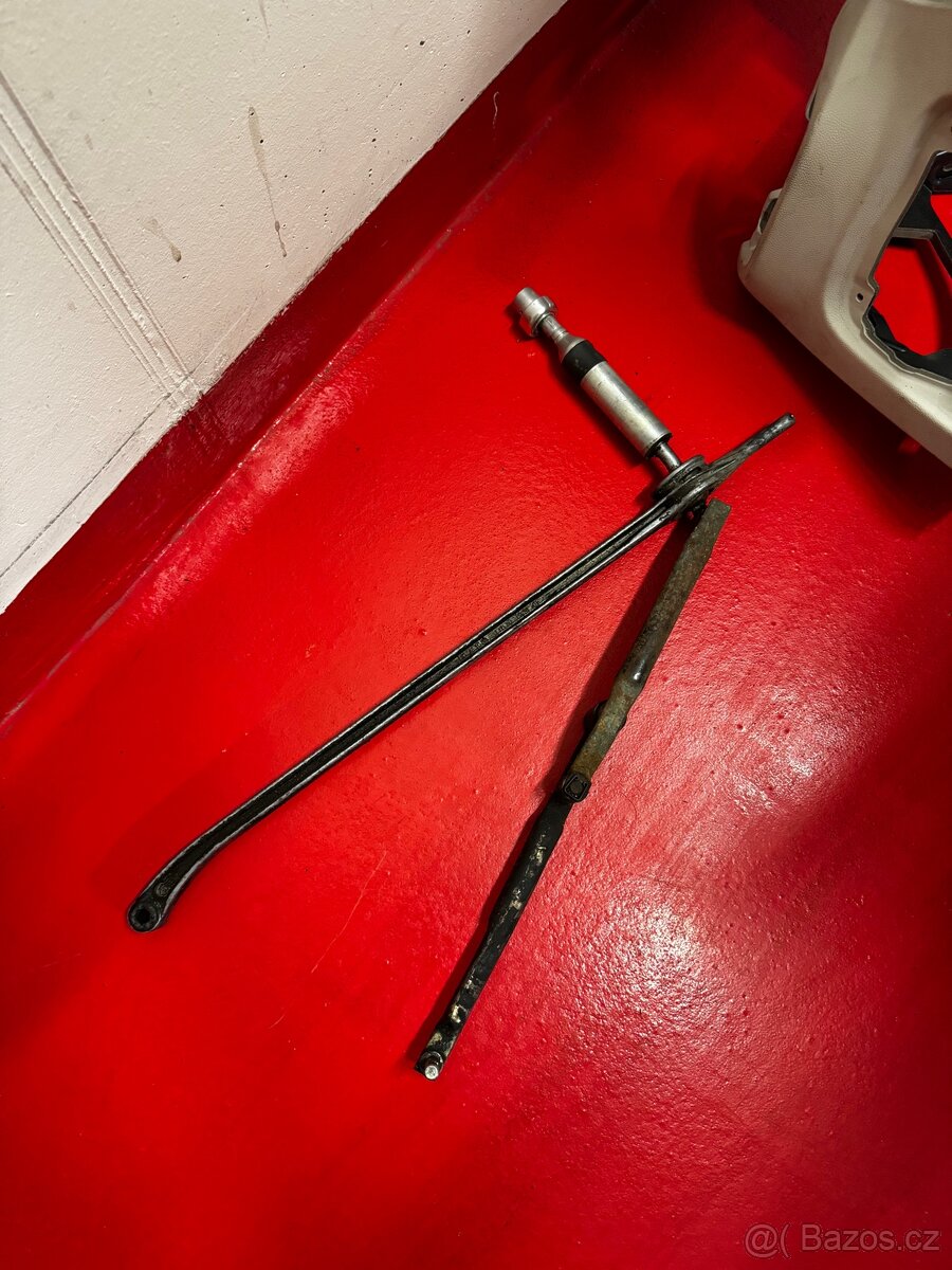 Řazení / kulisa manuální převodovky BMW E34