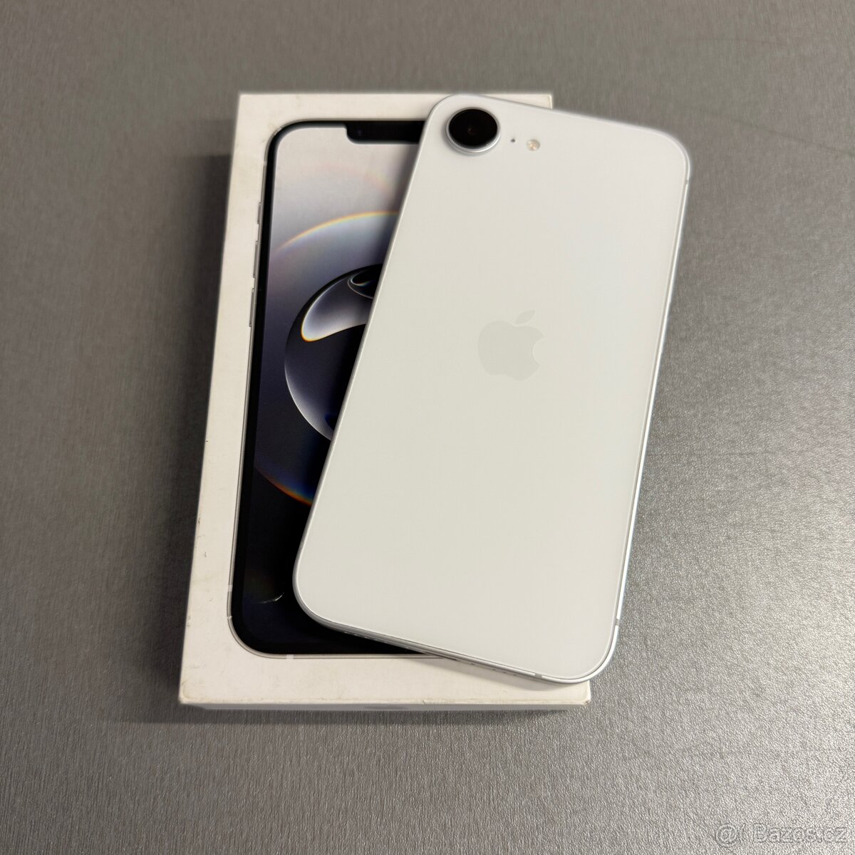 iPhone 16e