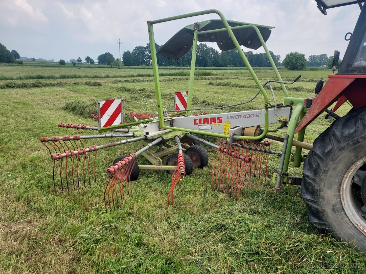 Nahrabovač zhrnovač sena píce 4.5 Krone liner claas kuhn 3m
