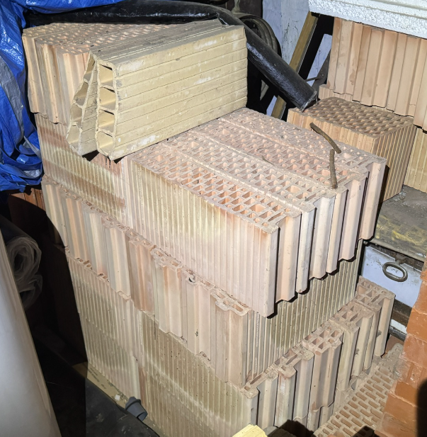 Cihly Porotherm 11,5 P+D – cca 170 ks, suché, nepoškoz