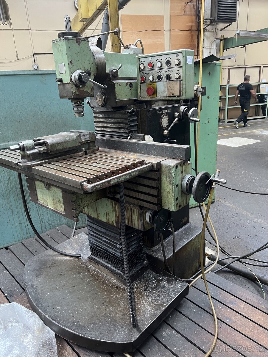 Frézka na kov FN 40 +příslušenství z 2 kusů na výběr