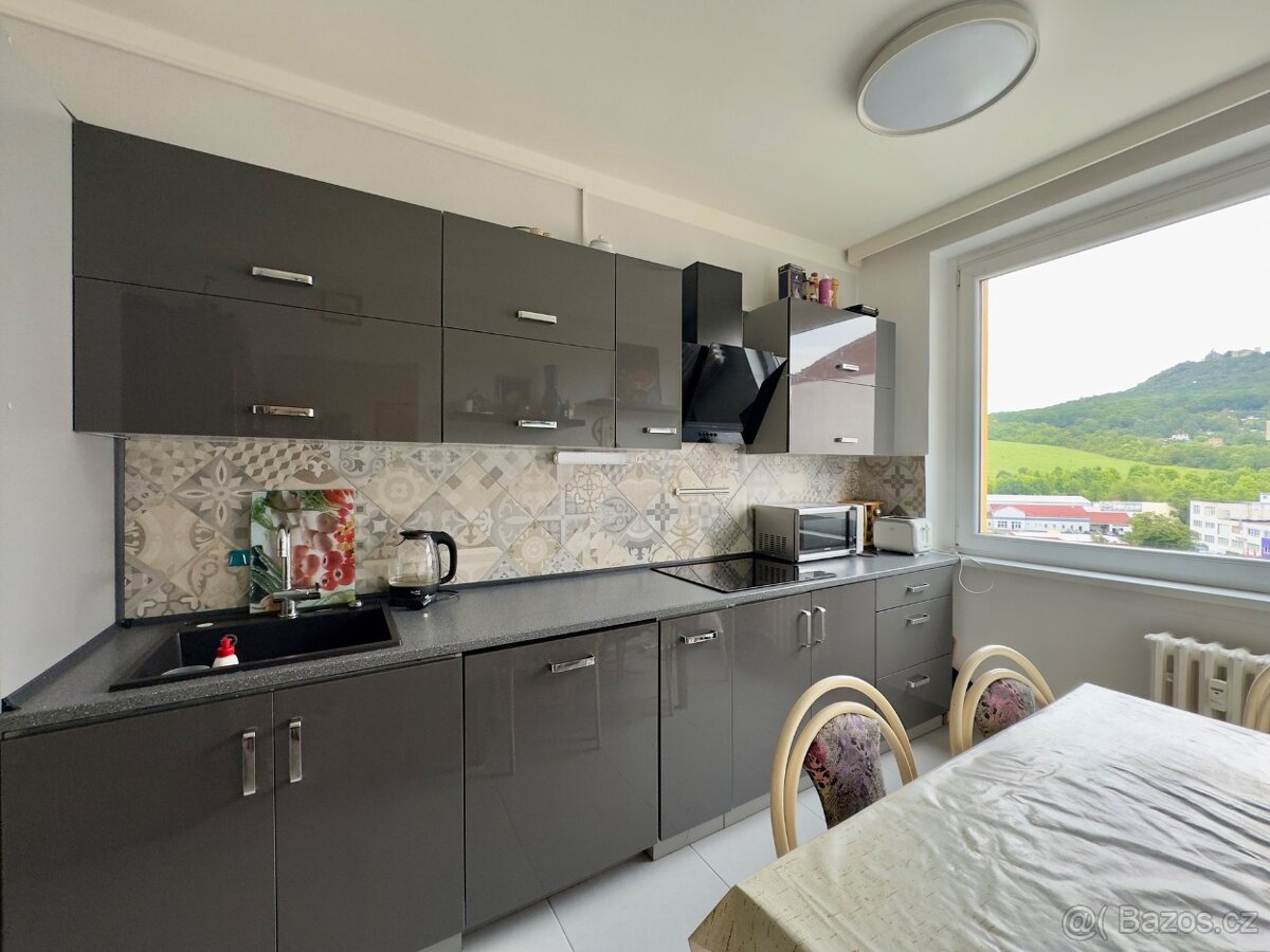 Prodej bytu 4+1 83 m², Teplice - Prosetice - Pod školou